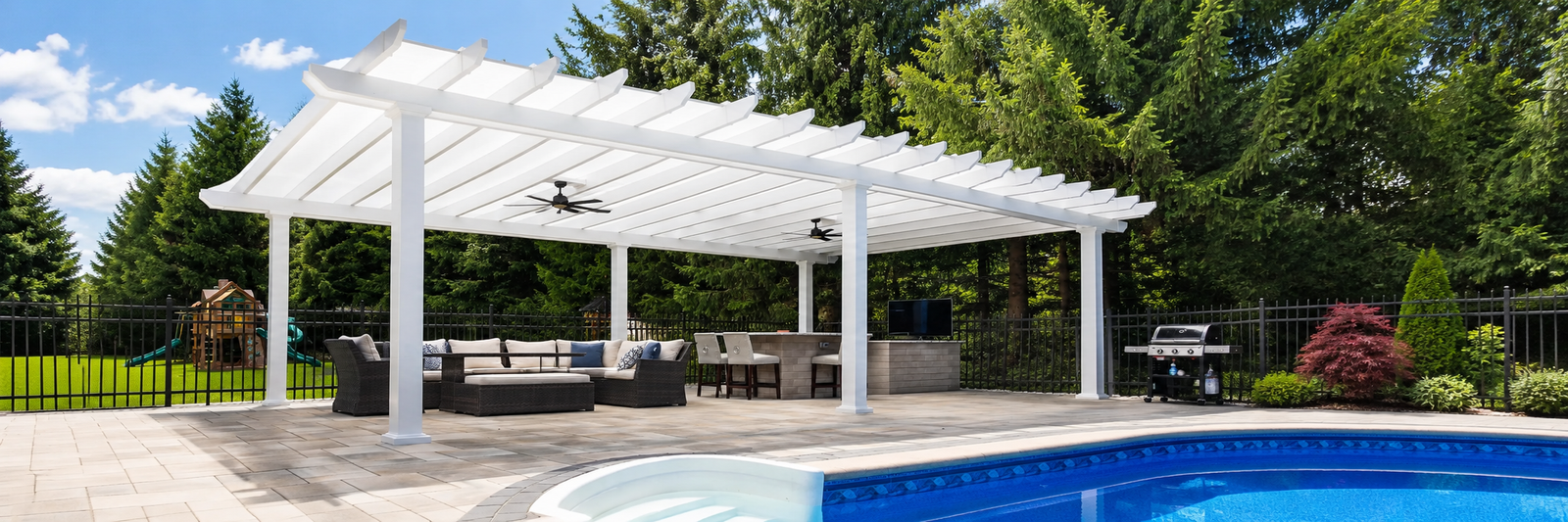 Traditional Pergola vs Modern Pergola: Which Style Is Right for Your Home?