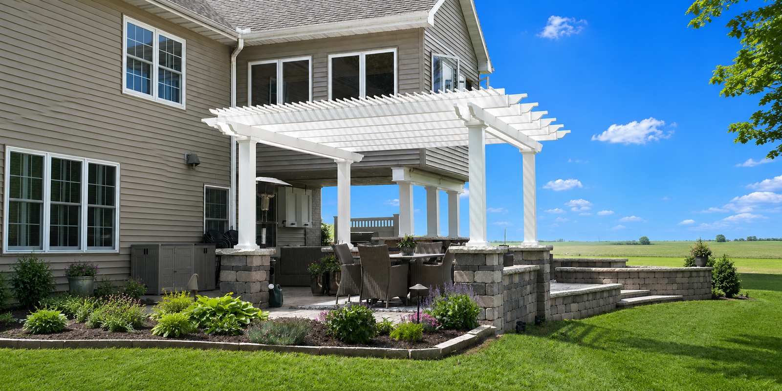 What Is a Traditional Pergola? Features, Benefits & Design Options