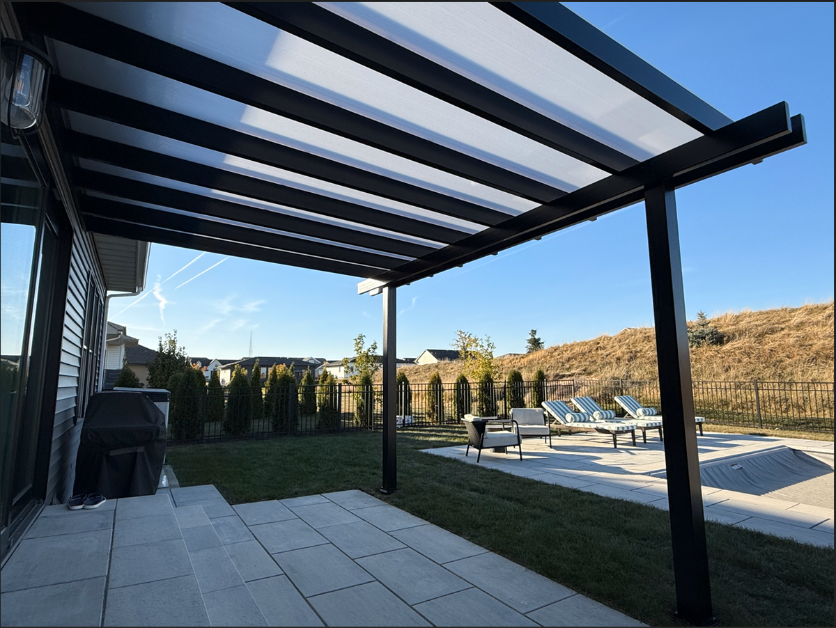 Solid-Roof Patio Cover (Image 1)