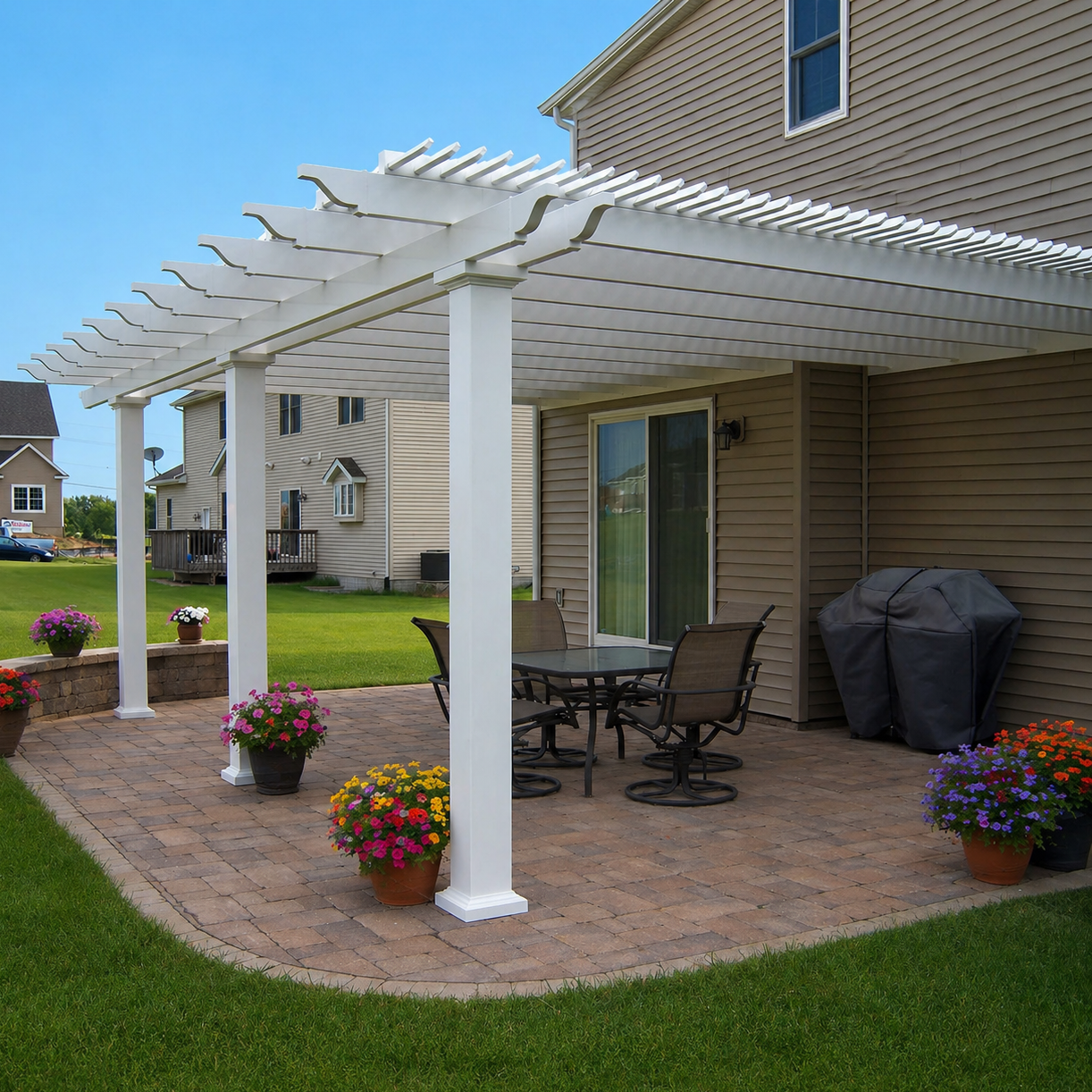 Wide attached pergola with three supporting posts